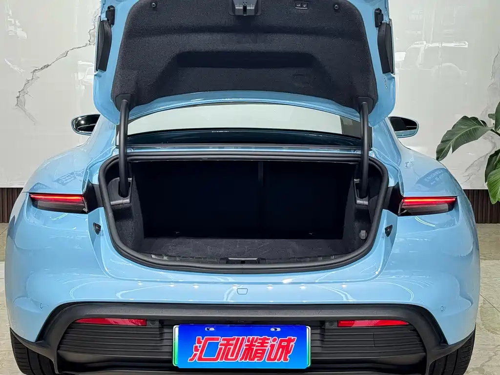Porsche Taycan 2020 — фото 20