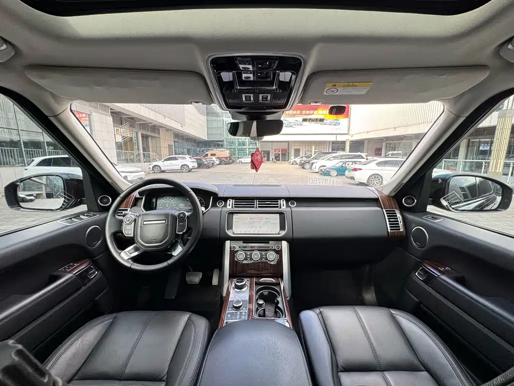 Land Rover Range Rover 2018 — фото 16