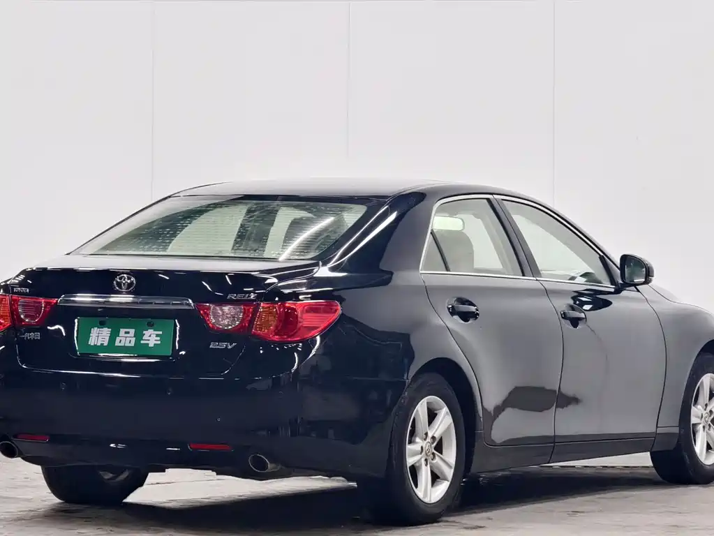 Toyota Reiz 2012