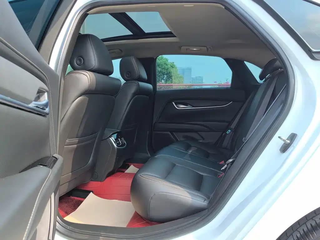 Cadillac XTS 2019 — фото 14