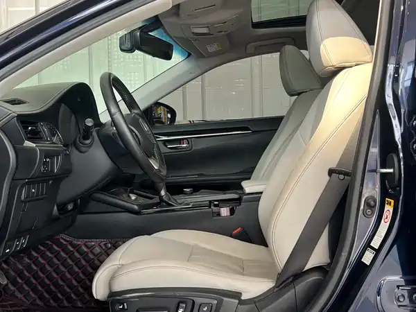 Lexus ES 2018