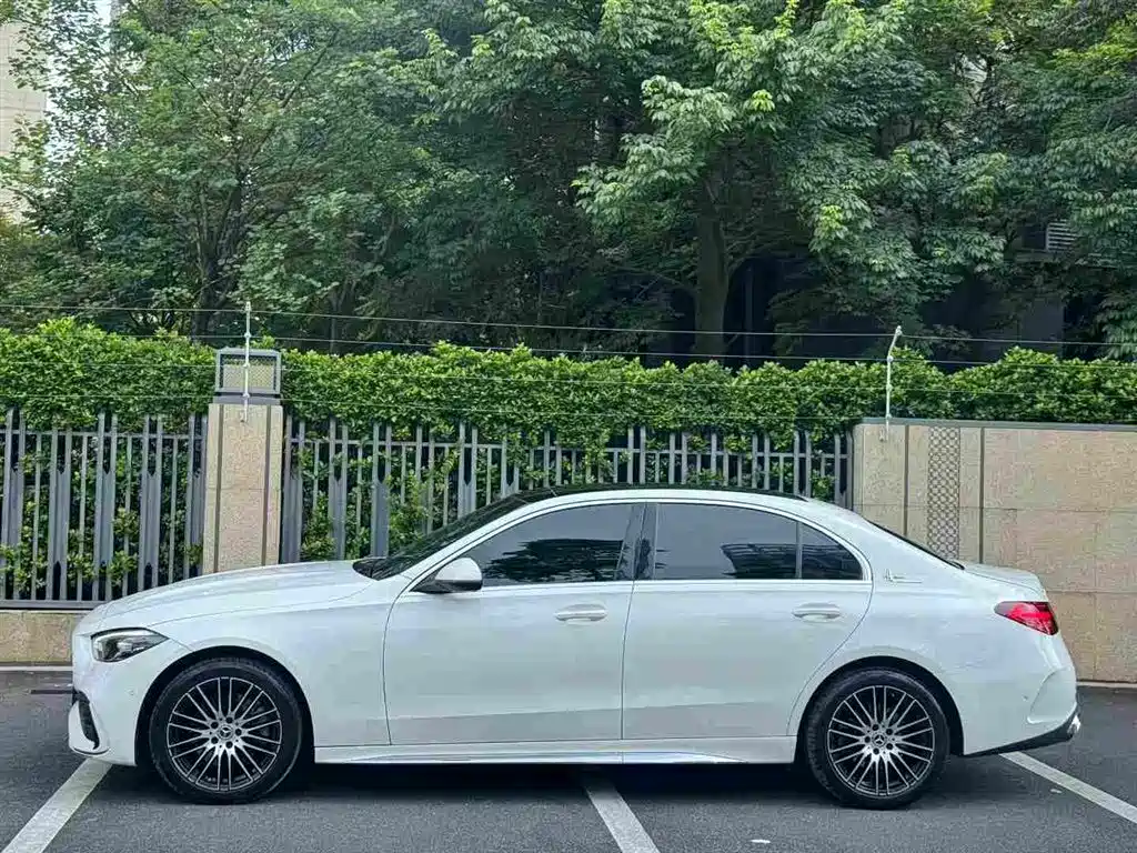 Mercedes-Benz C-Class 2022 — фото 2