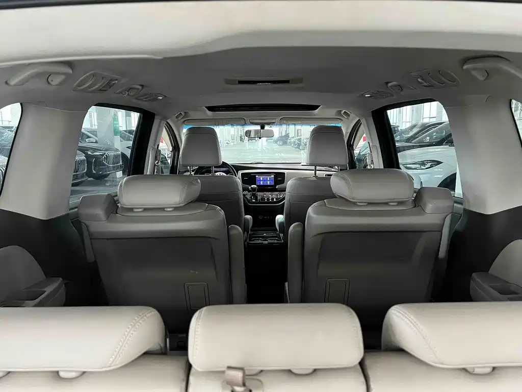 Honda Odyssey 2017 — фото 15