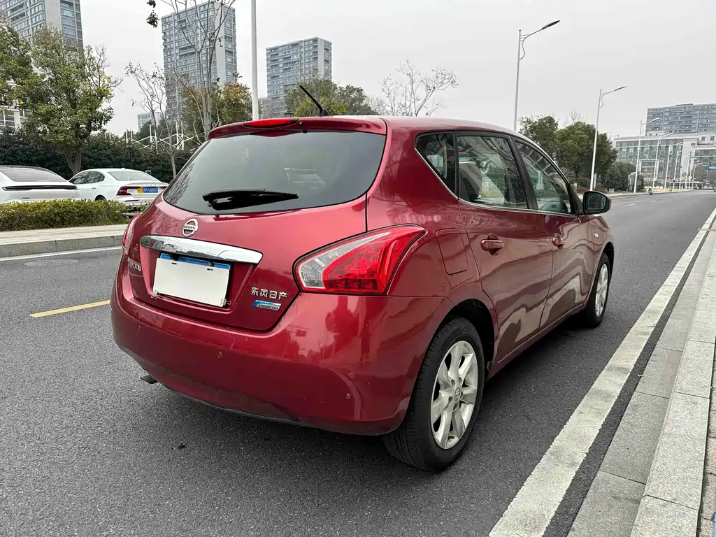 Nissan Tiida 2015 — фото 4
