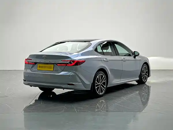 Toyota Camry 2025