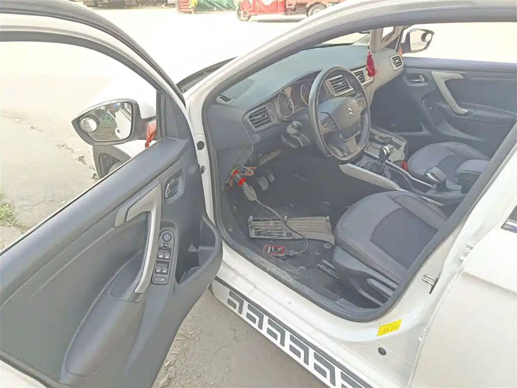 Citroen C3-XR 2015 — фото 12