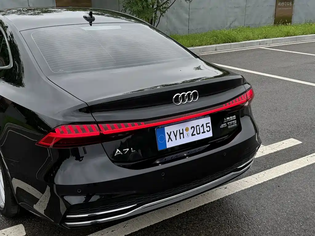 Audi A7L 2024 — фото 15