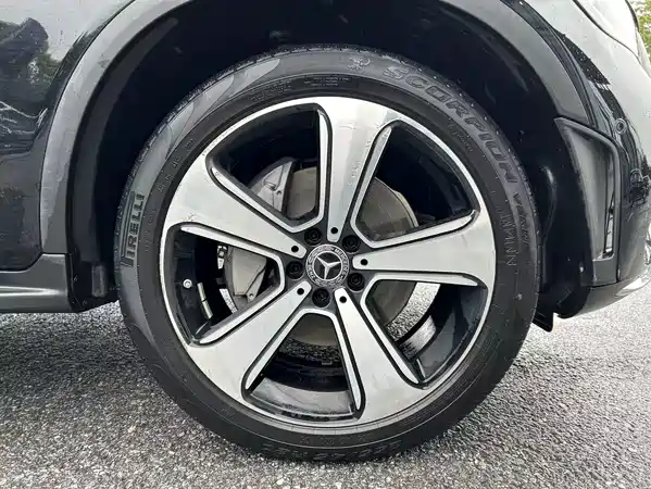 Mercedes-Benz GLC 2023