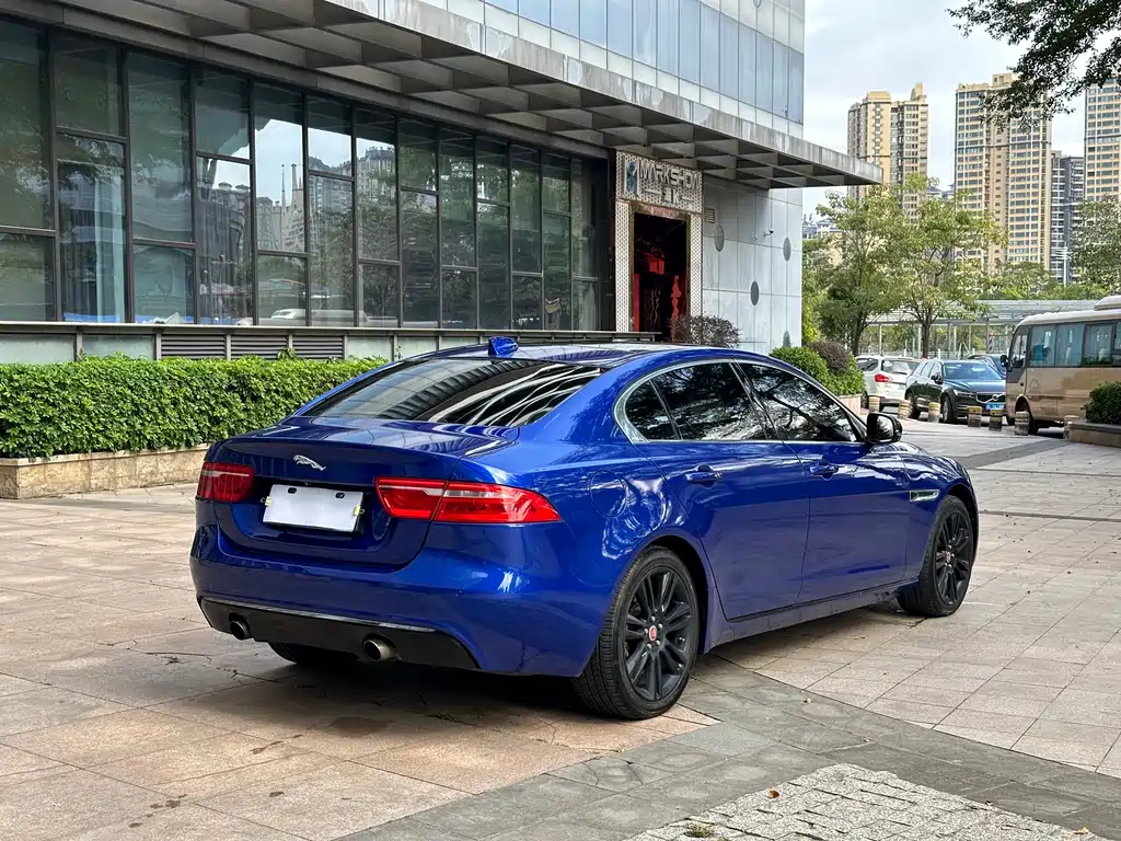 Jaguar XEL 2018 — фото 19