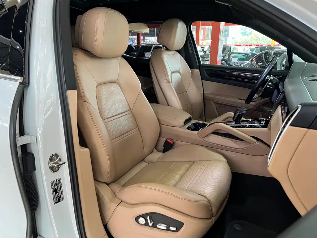Porsche Cayenne 2018 — фото 15