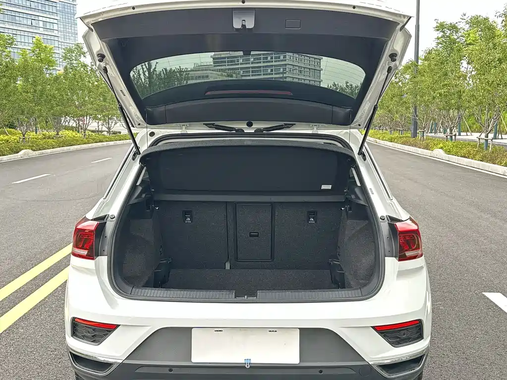Volkswagen T-Roc 2023 — фото 11