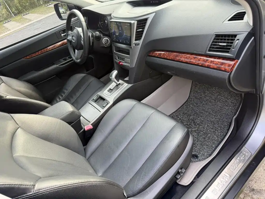 Subaru Outback 2010 — фото 17