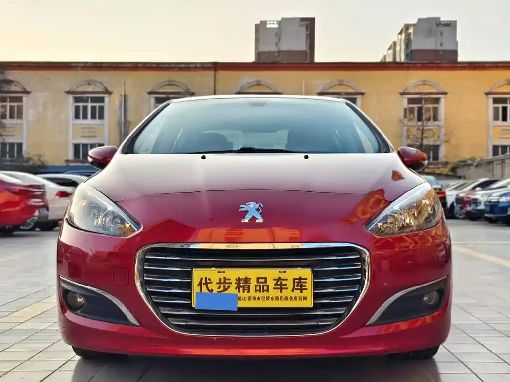 Peugeot 308 2016 — фото 2