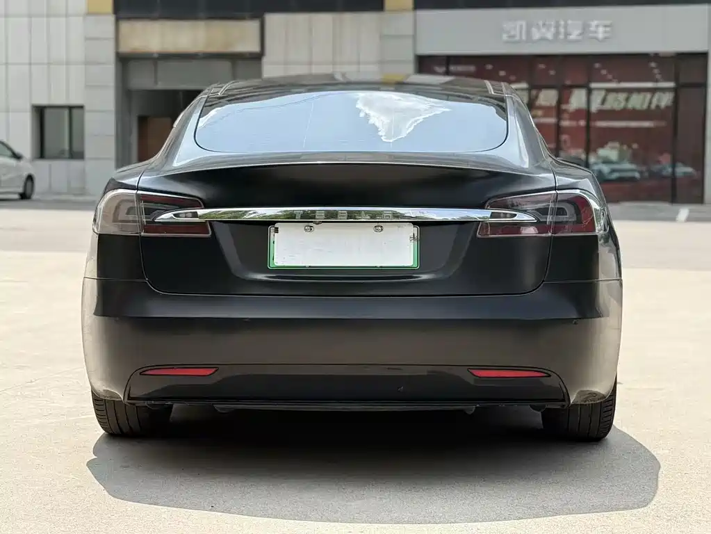 Tesla Model S 2017 — фото 8
