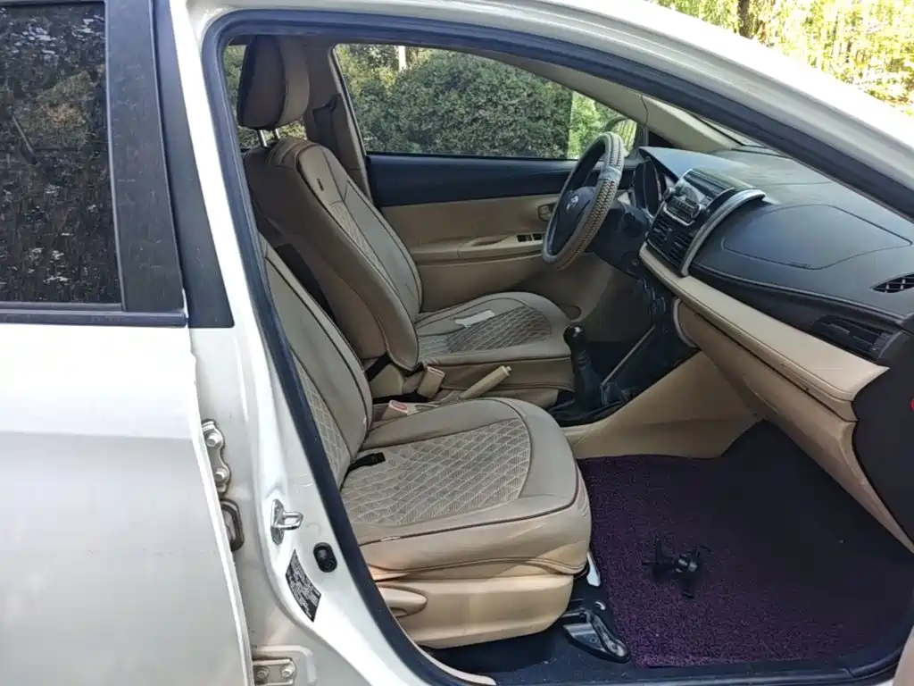 Toyota Vios 2015 — фото 25