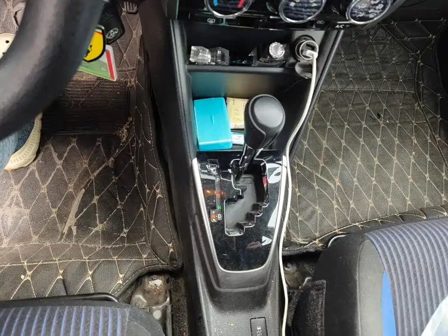 Toyota Yaris L 2018 — фото 15