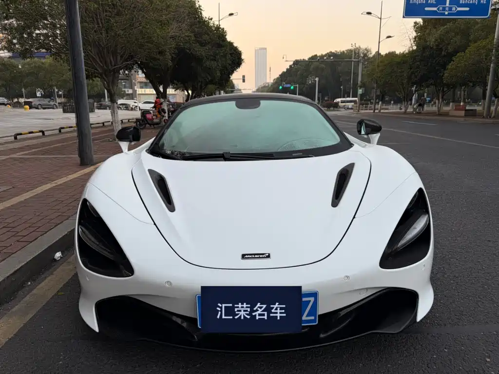 McLaren 720S 2019 — фото 1