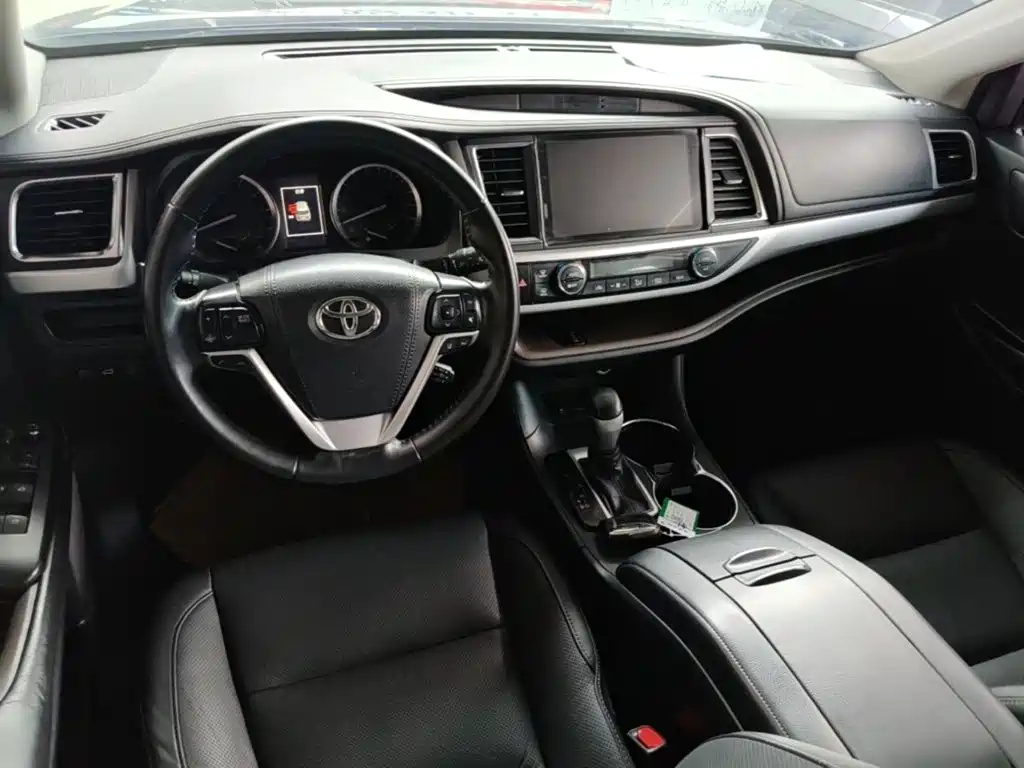 Toyota Highlander 2019 — фото 10