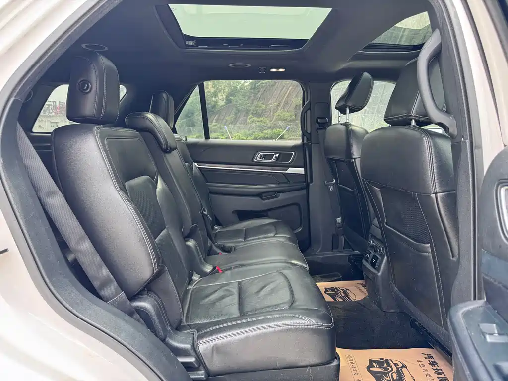 Ford Explorer 2019 — фото 12