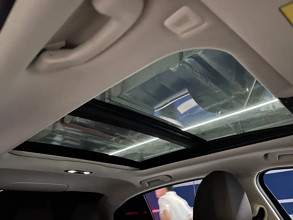 BMW 3 Series 2024 — фото 15