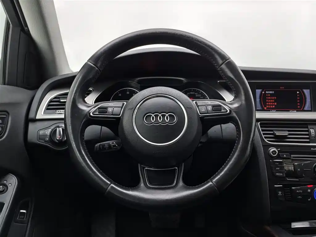 Audi A4L 2013 — фото 11