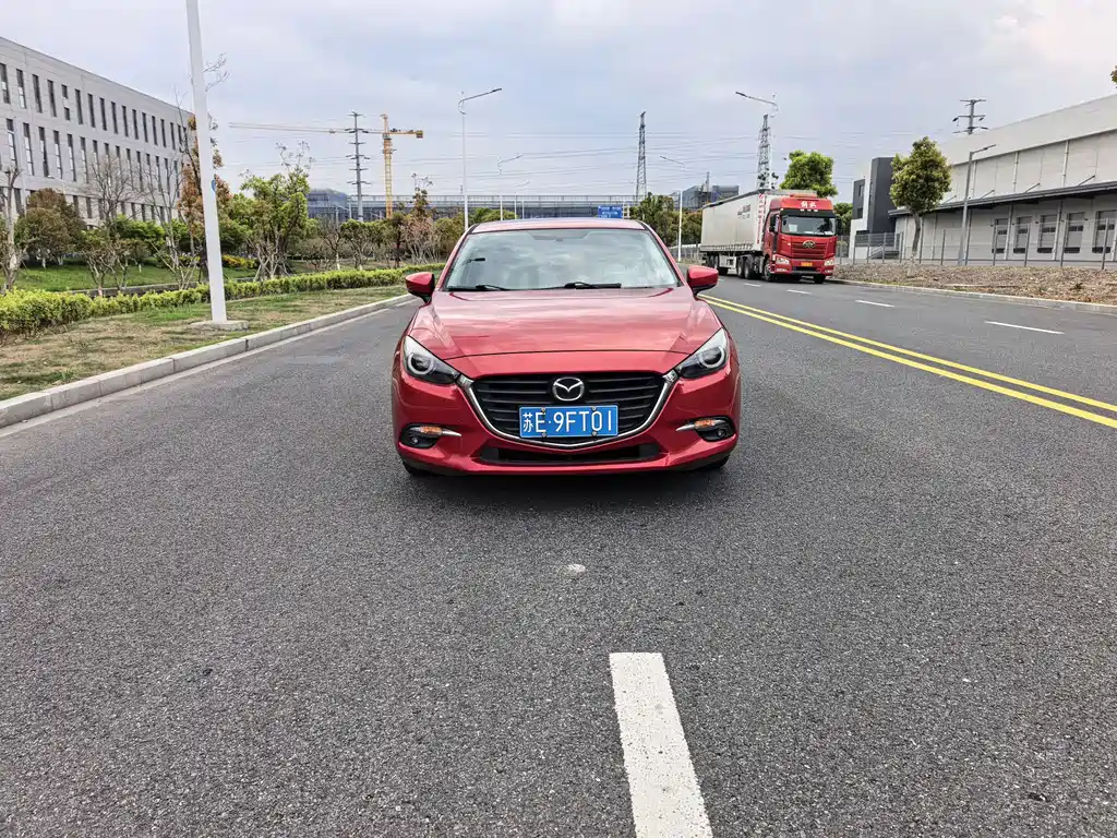 Mazda 3 Axela 2017 — фото 2
