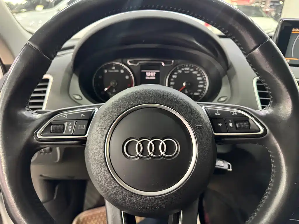 Audi Q3 2015 — фото 13