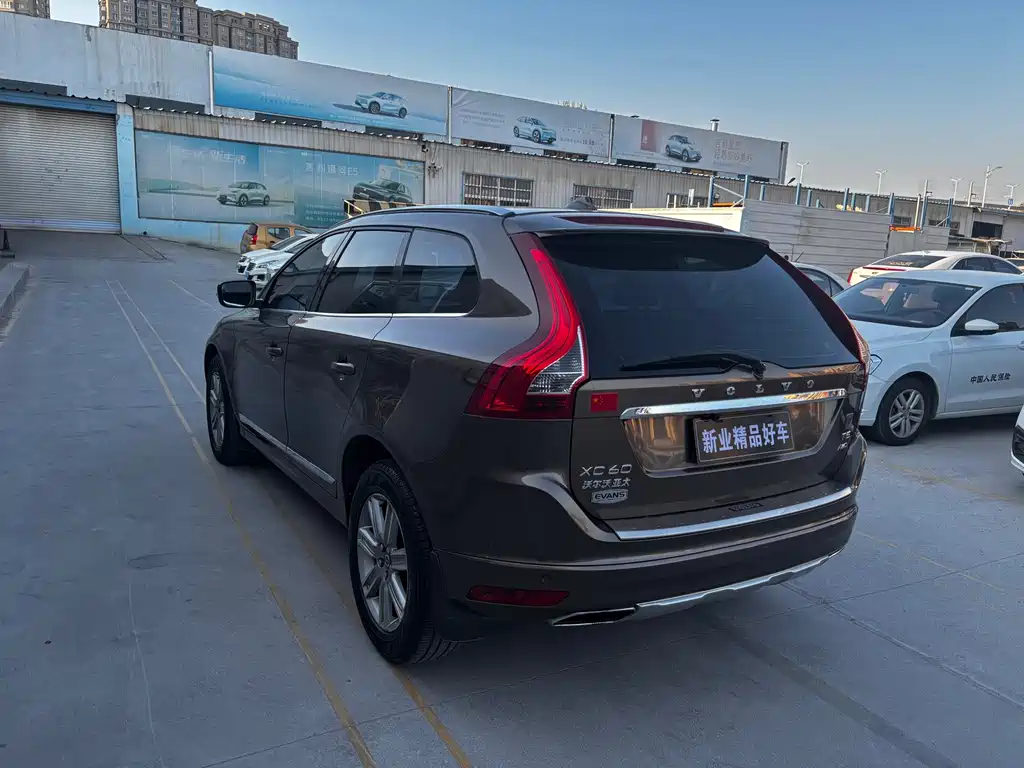 Volvo XC60 2016 — фото 8