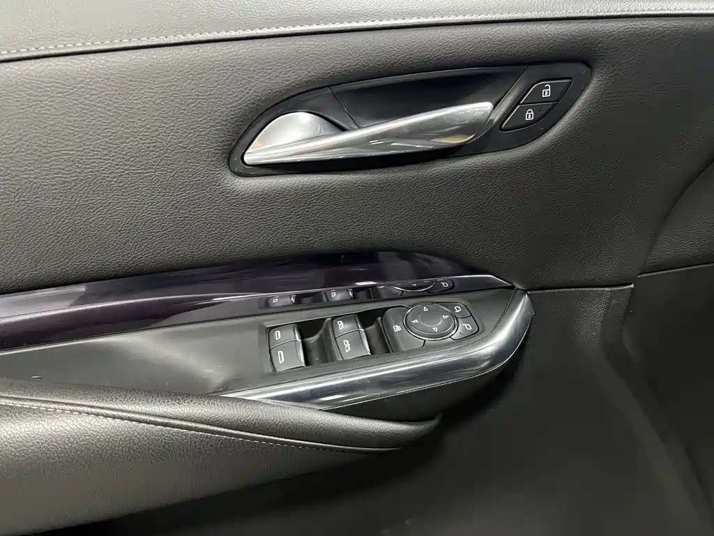 Cadillac XT4 2021 — фото 11