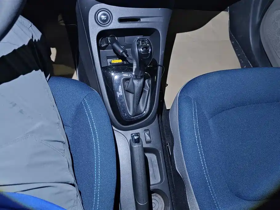 Renault Captur 2015 — фото 16