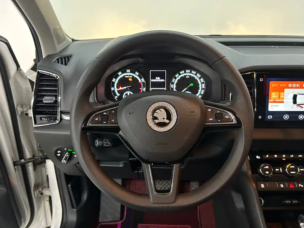 Skoda Karoq 2022 — фото 10