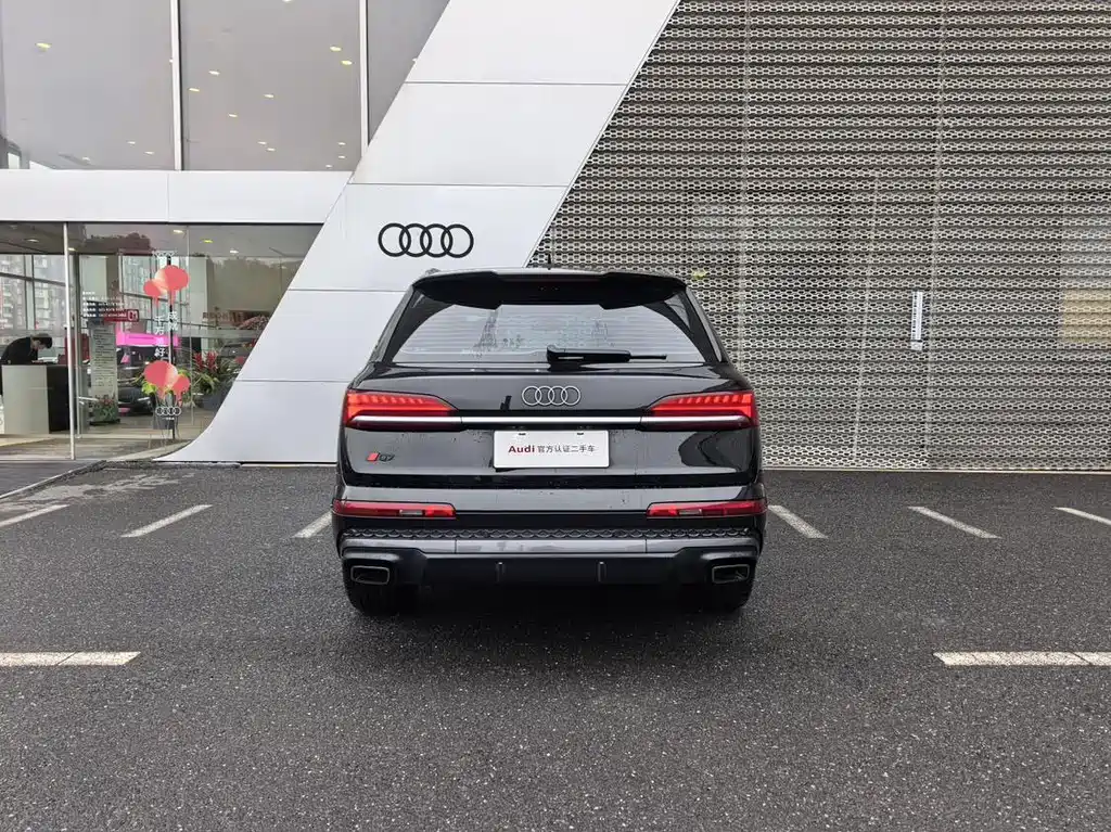 Audi Q7 2025 — фото 5