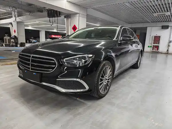 Mercedes-Benz E-Class 2022