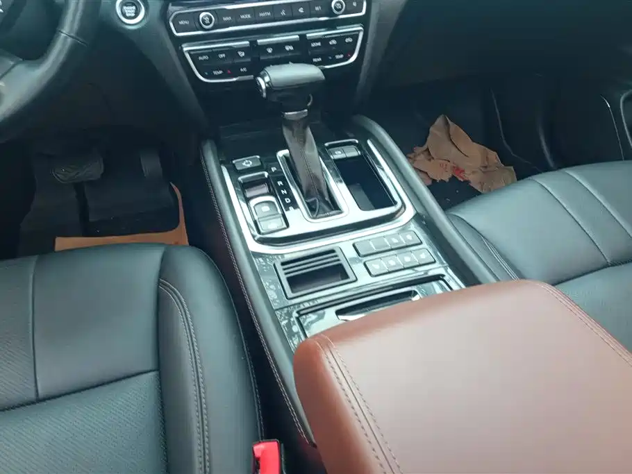 GAC Motor Trumpchi GS8 2017 — фото 16