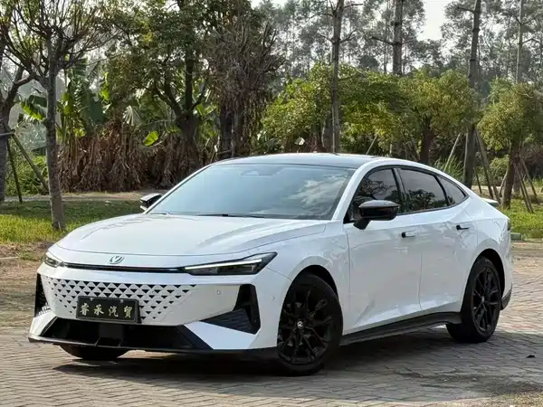 Changan UNI-V 2024
