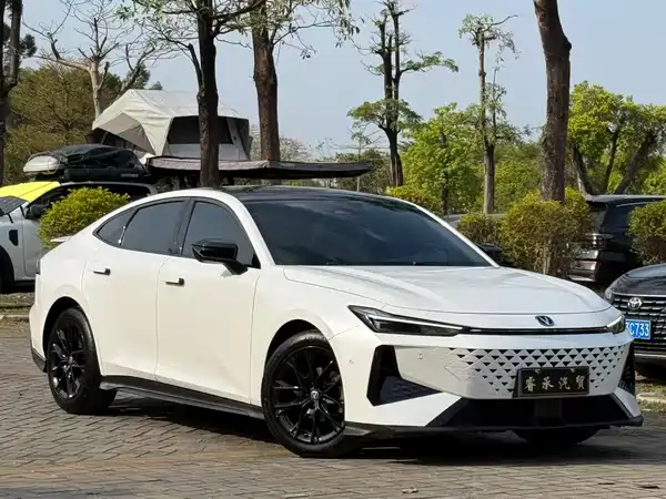 Changan UNI-V 2024