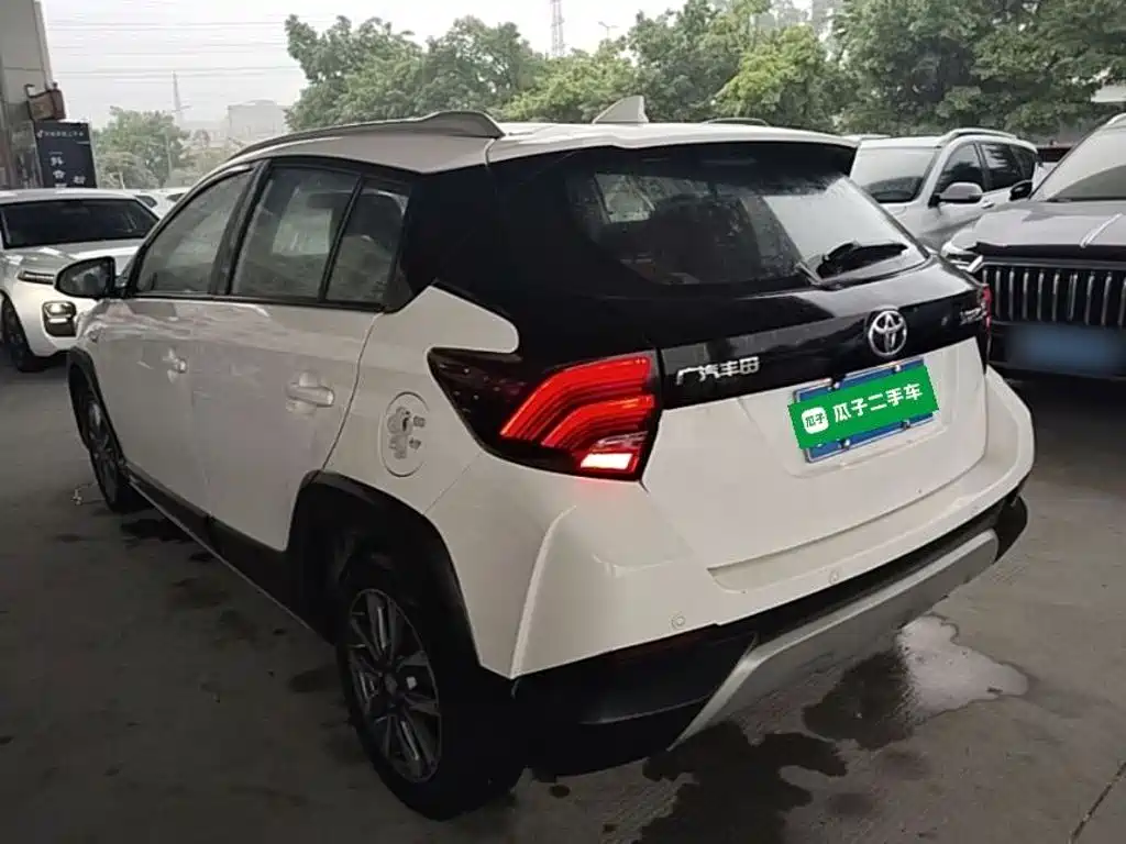 Toyota Yaris L 2021 — фото 5
