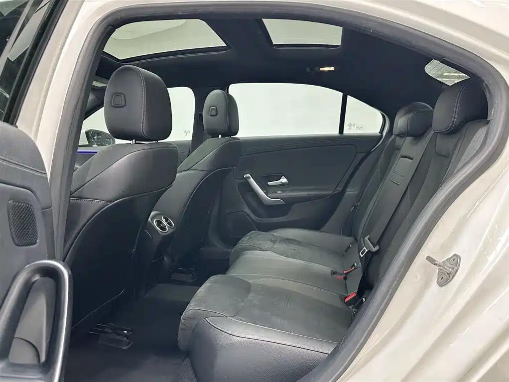 Mercedes-Benz A-Class 2019 — фото 9