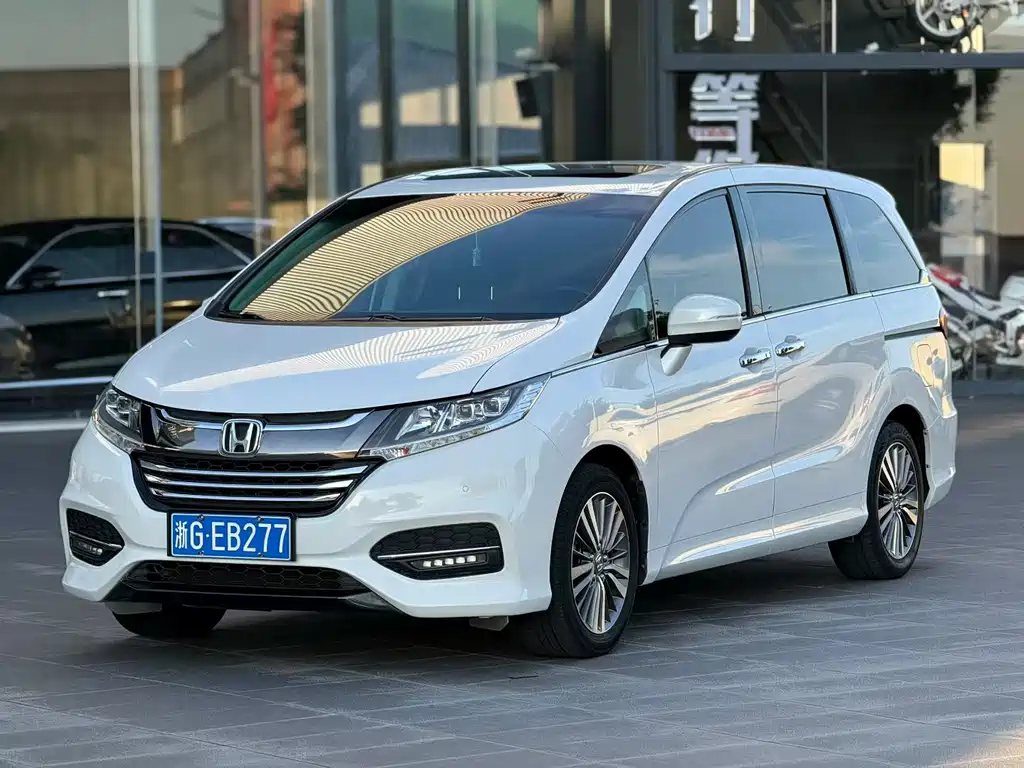 Honda Odyssey 2019 — фото 1