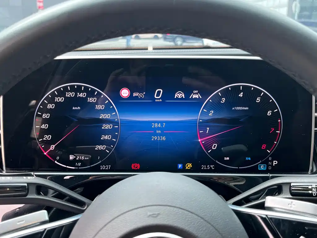 Mercedes-Benz E-Class 2025 — фото 18