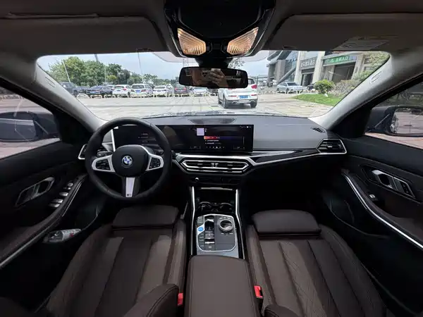 BMW i3 2024