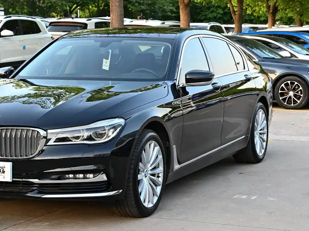 BMW 7 Series 2016 — фото 11