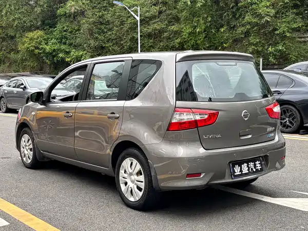 Nissan Livina 2013