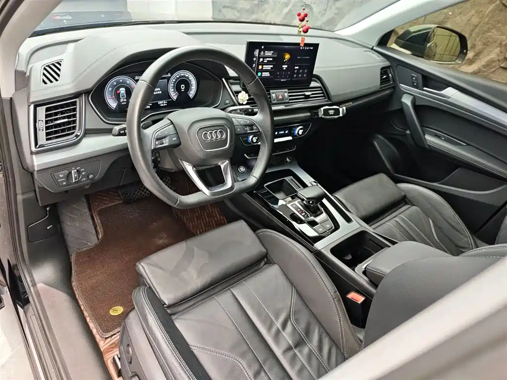 Audi Q5L 2023 — фото 6