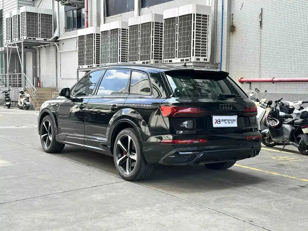 Audi Q7 2023 — фото 6