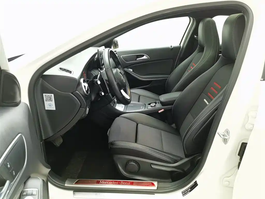 Mercedes-Benz A-Class 2016 — фото 10