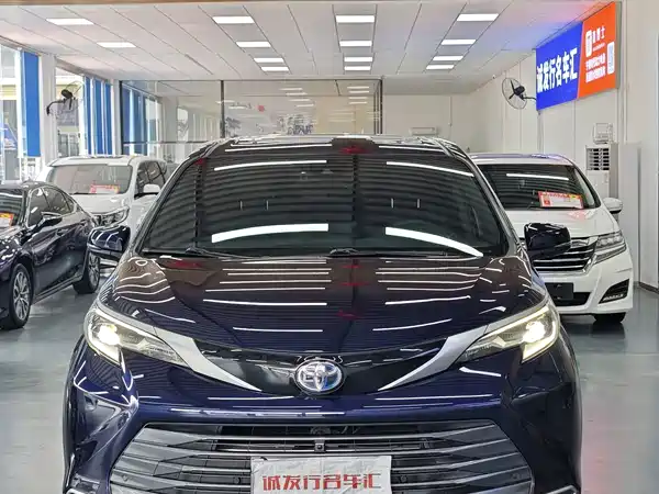 Toyota Sienna 2024