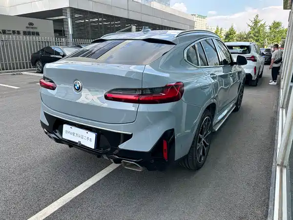 BMW X4 2023