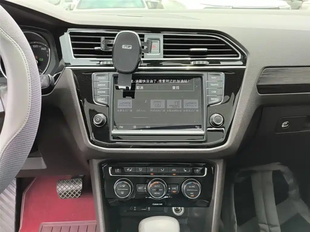 Volkswagen Tiguan L 2017 — фото 13
