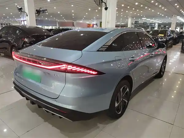 Geely Galaxy L6 2025